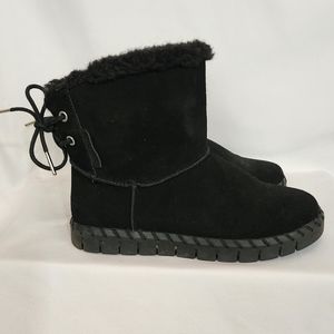 Mukluks Suede Black Booties